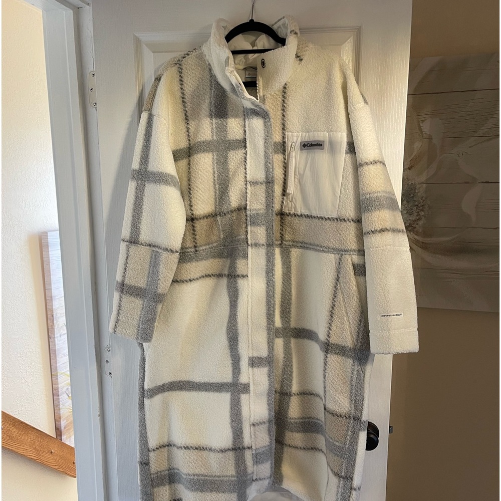 Columbia Plaid Cape Coat in Cream and Gray